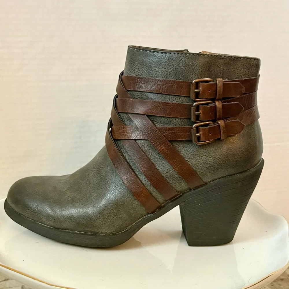 Women’s EuroSoft by Sofft Phoebe Buckle Ankle Booties size 7